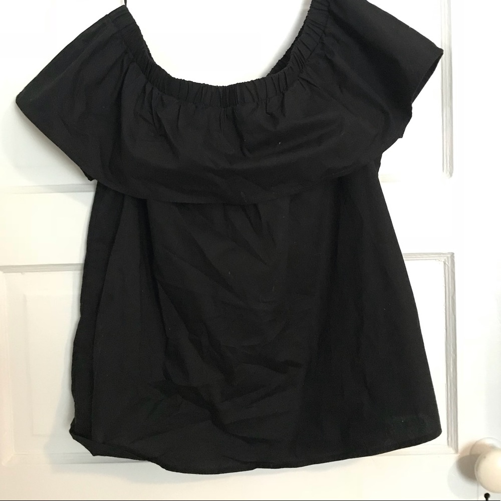 Sexy black off the shoulder top!!